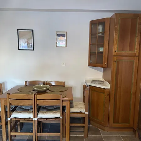 το πέτρινο σπίτι 2 Apartment *